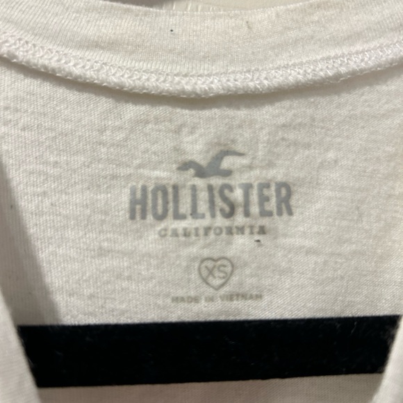 white front-knot crop top - Picture 2 of 2